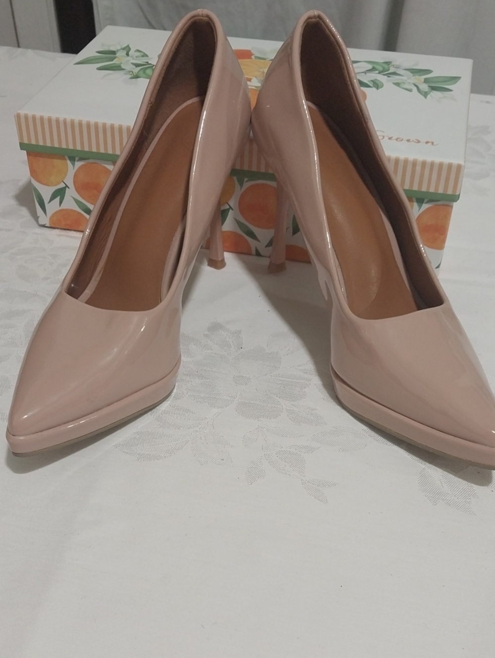 Classic Women's Nude Patent Pointed-Toe Pumps